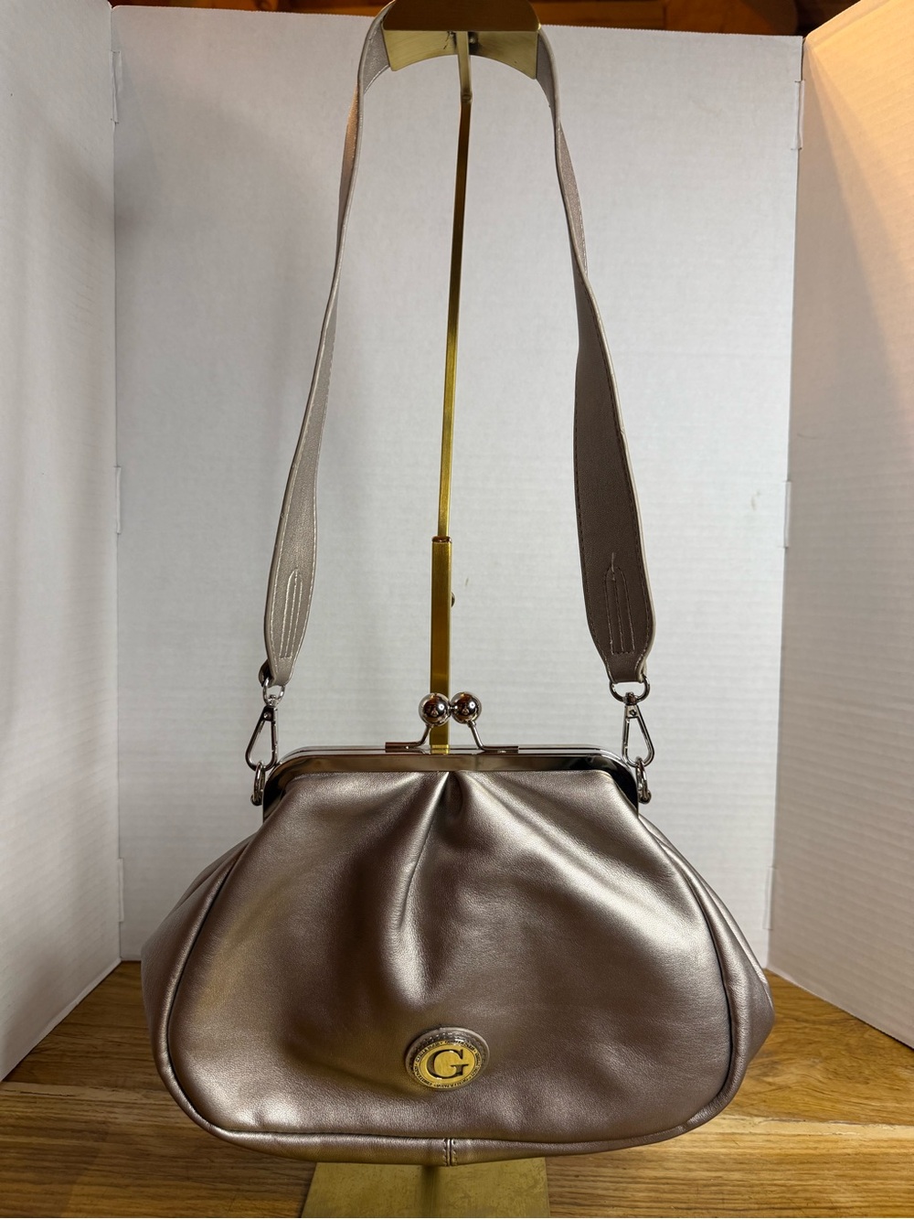 Giselle Paris Metallic Champagne Kiss Lock Frame Satchel Crossbody EUC
